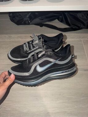 Nike Women’s Black Pegasus Premium
